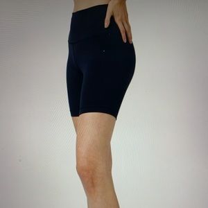 NWT Lululemon Wunder Train HR Short 8” size 6